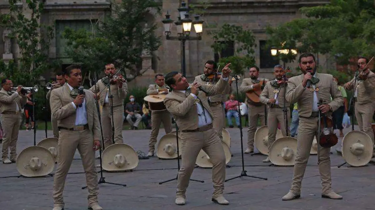 Las letras de las canciones esconden entre la música mensajes machistas